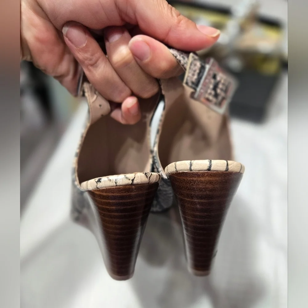 Charles By Charles David Elise Snake Print Slingback Wedges Sz 5
